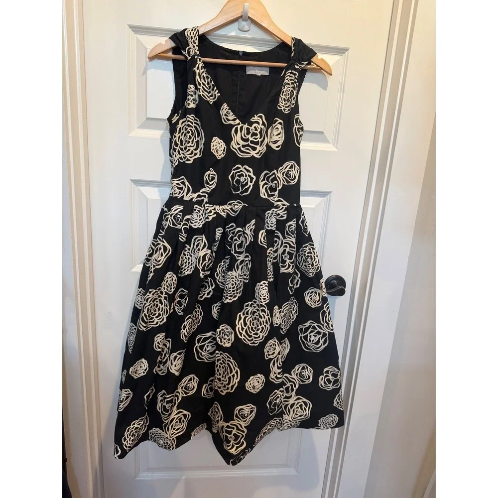 Barneys New York Black Cream Floral Rose Fit Flare Dress Made in Italy V-Neck S